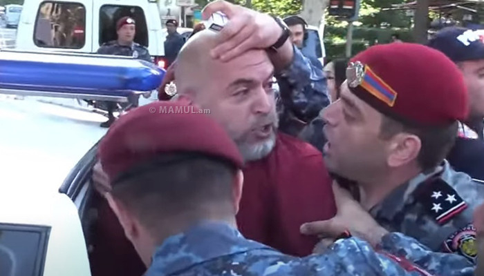  İrəvanda "soyqırımı" şousunun qarşısı alındı -    VİDEO      
