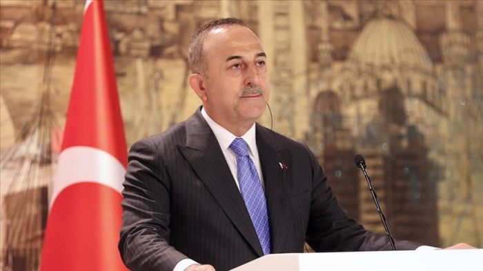 Le ministre turc des Affaires étrangères critique "les efforts américains de légitimer le YPG/PKK"