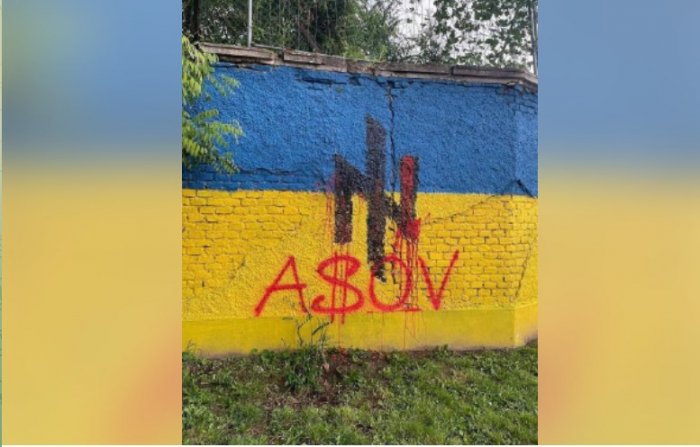    Vyanada sovet əsgəri abidəsinə “Azov” yazdılar -    FOTO      