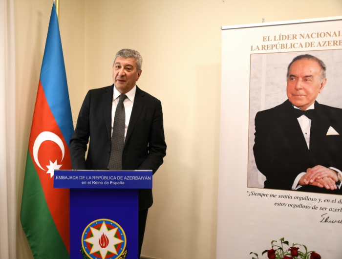 Se celebró en Madrid el 99 aniversario del líder nacional Heydar Aliyev