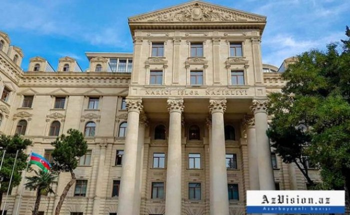 XİN Gürcüstanı təbrik edib