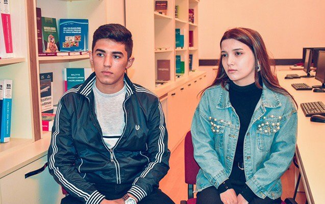       "Ömür boyu yanında olacağam"   - Gəncə terrorunda valideynlərini itirən Sevillin nişanlısı   