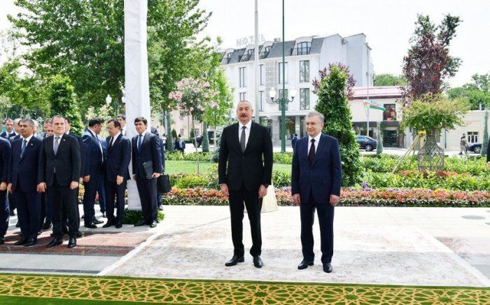  Ilham Aliyev in der Palastkomplex „Nurullaboy“