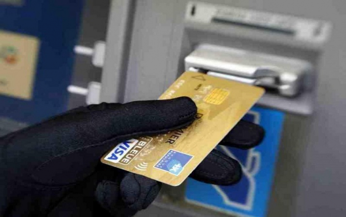    Bank hesabından 8 min 500 manat oğurlandı   