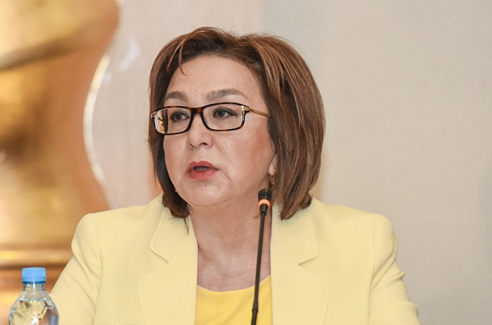    Məleykə Abbaszadə narazı doktorantlarla görüşdü     
