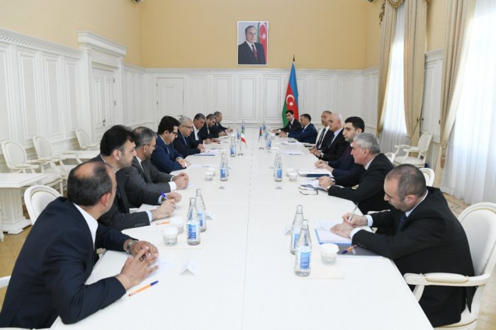 Şahin Mustafayev İranın neft naziri ilə görüşüb  
