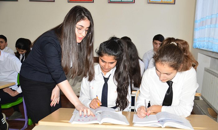  Bakıda işləyən müəllimlərin maaşı açıqlandı 