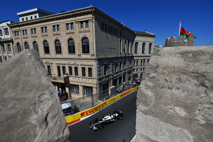 First practice session of F-1 drivers in Baku wraps up