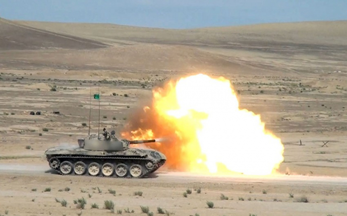   Las unidades de tanques del Ejército de Azerbaiyán continúan ejercicios de entrenamiento –   VIDEO    