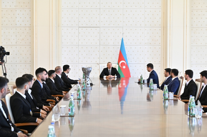   Le président Aliyev reçoit les membres de l’équipe nationale ayant remporté les championnats d’Europe de mini football  