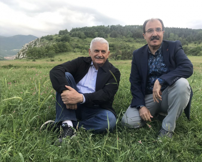   Türkischer Botschafter teilt Fotos von seinem Besuch in Schuscha  