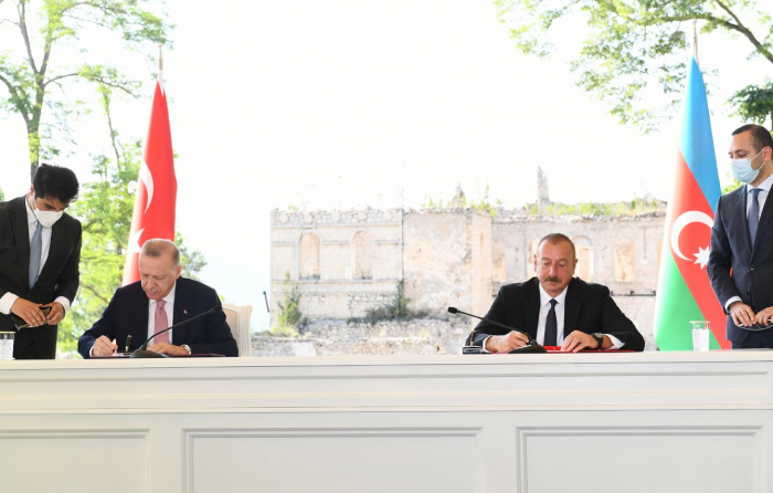   Aserbaidschan und Türkei feiern den 1. Jahrestag der Unterzeichnung der historischen Schuscha-Erklärung  