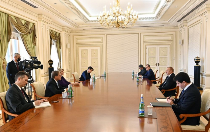 Präsident Ilham Aliyev empfängt stellvertretende US-Außenministerin