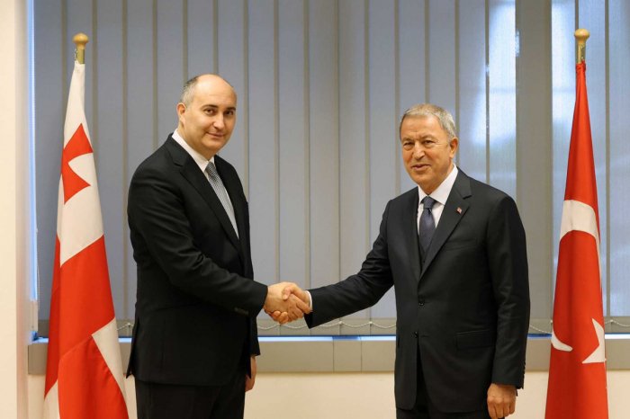 Hulusi Akar gürcü həmkarı ilə Qafqazda təhlükəsizliyi müzakirə edib  
