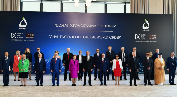  Präsident Aliyev nimmt am IX. Globalen Baku-Forum teil - VIDEO