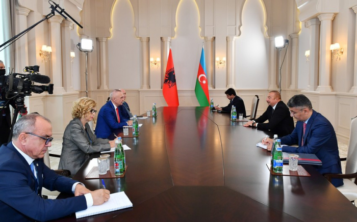   Los presidentes de Azerbaiyán y Albania se reunieron  
