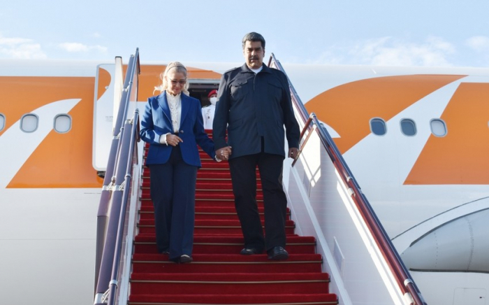   Nicolás Maduro ha llegado a Azerbaiyán  