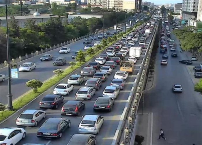    Bakıda sıxlıq olan küçə və prospektlər -    SİYAHI - YENİLƏNİB      