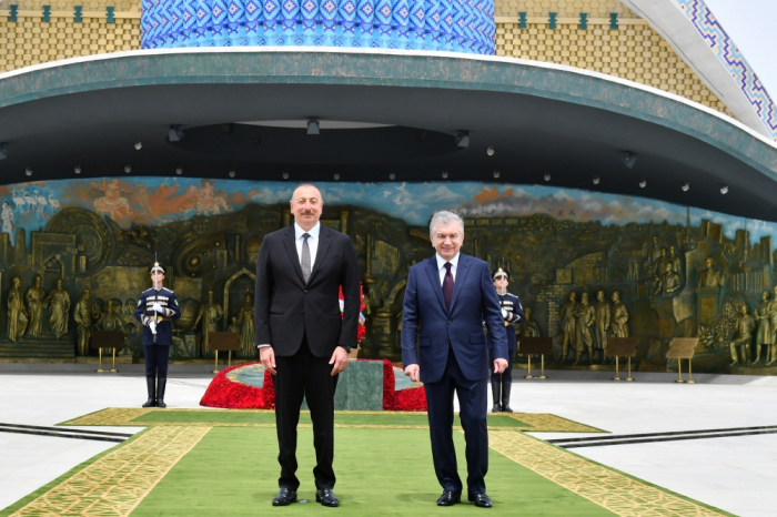   Celebran en Tashkent la ceremonia oficial de bienvenida para el presidente de Azerbaiyán  