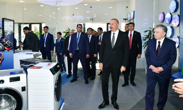 Ilham Aliyev et Shavkat Mirzioïev visitent la SARL « TEXNOPARK » à Tachkent -  PHOTOS  