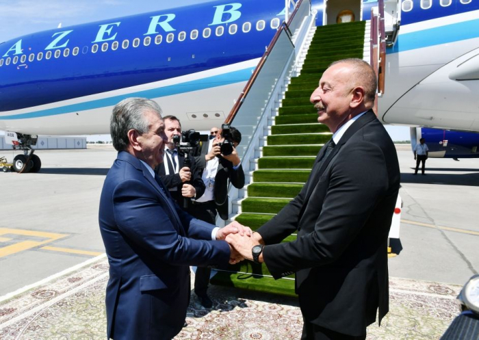  Azerbaijani President ends state visit to Uzbekistan  