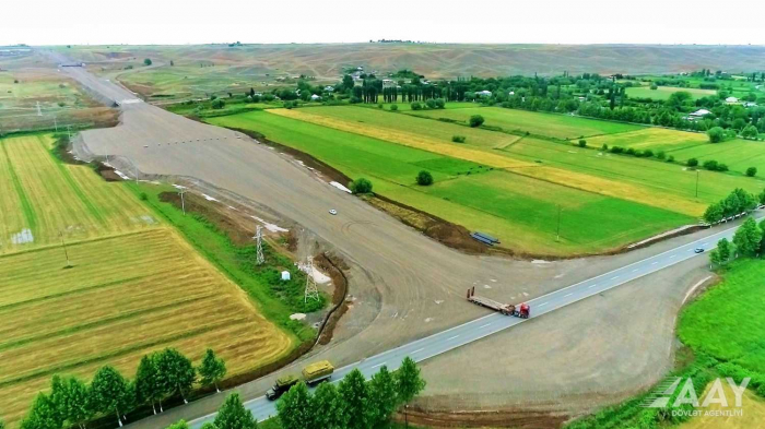   Aserbaidschan setzt den Bau der Ahmadbayli-Füzuli-Schuscha-Autobahn fort  