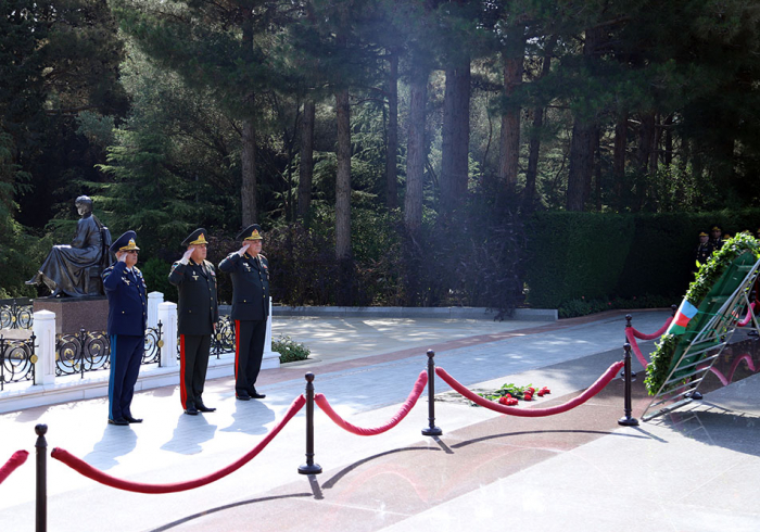   Leadership of the Ministry of Defense visited the Alley of Honors -   VIDEO    