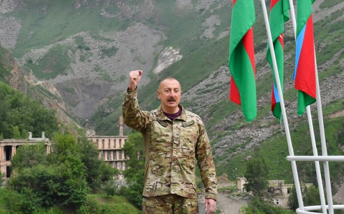    "Ordu Gününü Kəlbəcərdə qeyd etməyimin çox böyük rəmzi mənası var" -    Prezident      