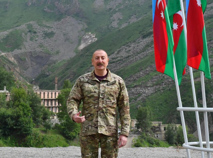       İlham Əliyev:    “Şuşa şəhərində mindən çox insan yerləşib”  
   