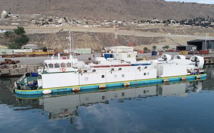    Azərbaycanda hava yastığı üzərində hərəkət edən yükdaşıyan barjı tikilib  
   