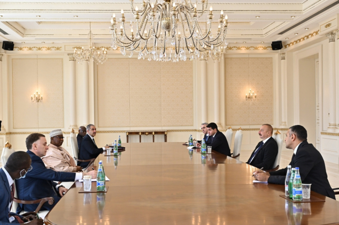  Präsident Ilham Aliyev empfängt OIC-Generalsekretär 