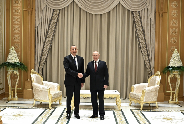   Präsident Aliyev traf sich mit dem russischen Präsidenten  