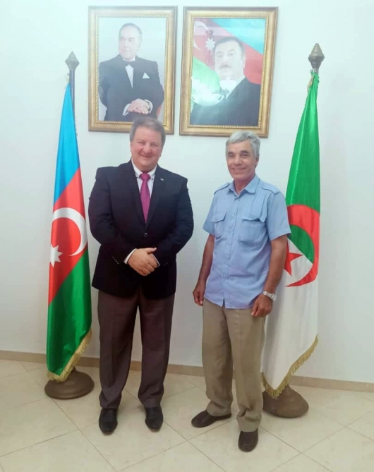 Azerbaiyán y Argelia intercambiarán experiencias en materia de desminado