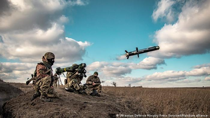    Fransa Ukraynanı silahla təmin etməyə davam edəcək     
