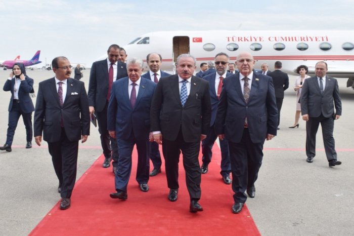    Mustafa Şentop Azərbaycana gəlib     
