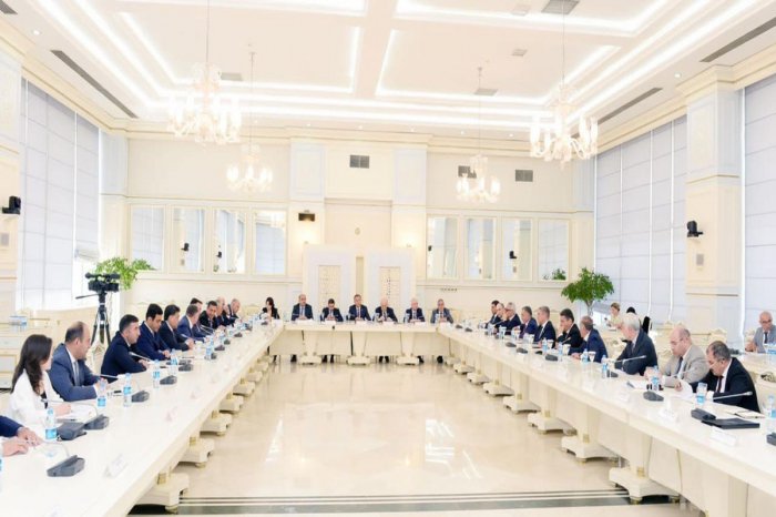   İqtisadi siyasət, sənaye və sahibkarlıq komitəsinin iclası keçirilib   