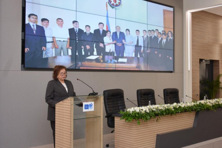    "Çətin suallara 25-30 faiz kontingent cavab verirsə, deməli suallar işləyir"   