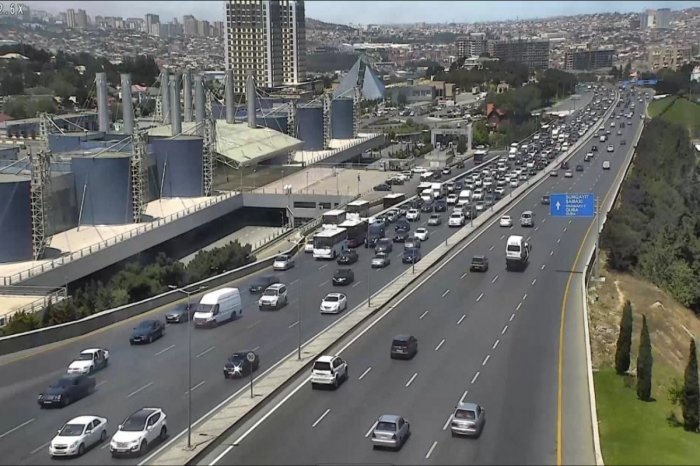 Nasaz avtobus sıxlığa səbəb oldu
