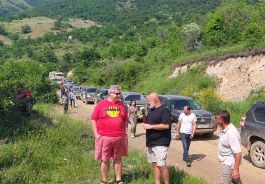    Xarici səyyahlar Laçın dəhlizində olublar  
   
