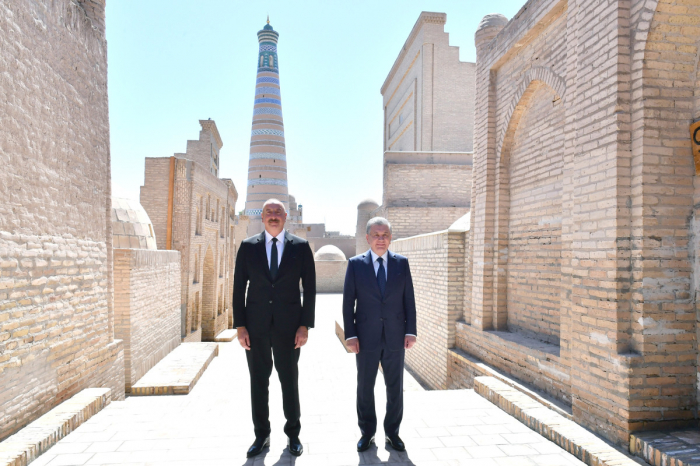   Präsident Ilham Aliyev hat das Staatliche Historische und Architekturmuseum Ichan-Gala überprüft  