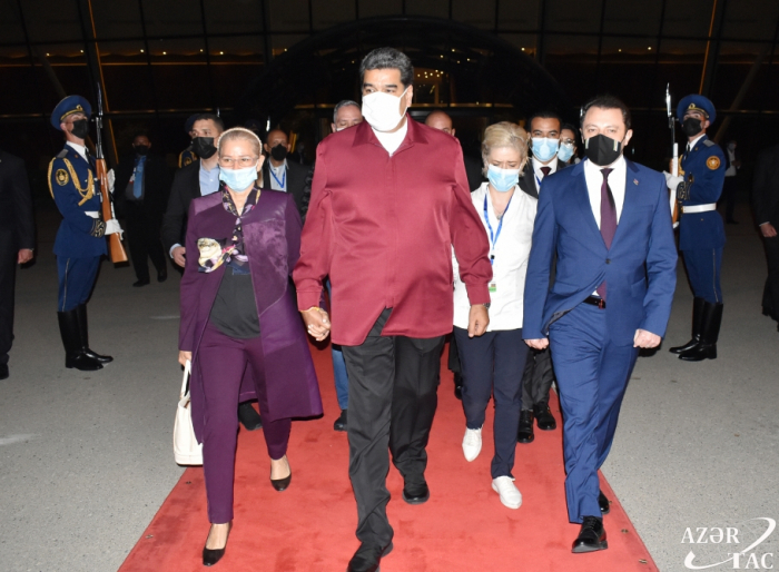   Maduro concluye su visita de trabajo a Azerbaiyán  