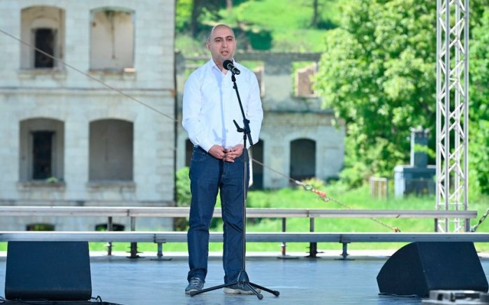  Nazir uşaqları Şuşadan təbrik etdi  -  VİDEO   