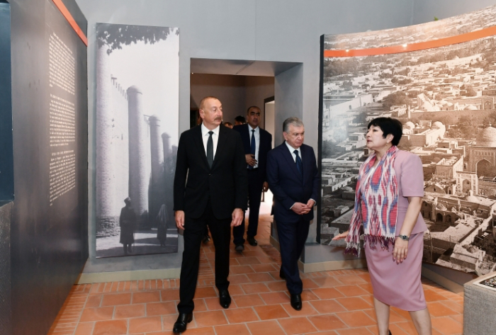   Les présidents azerbaïdjanais et ouzbek visitent le palais de Nouroullah Baï dans la ville de Khiva  