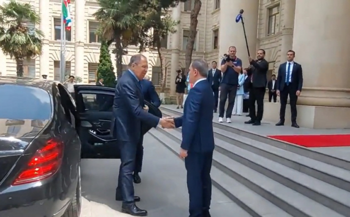   Empieza la reunión entre los ministros de Asuntos Exteriores de Azerbaiyán y Rusia  