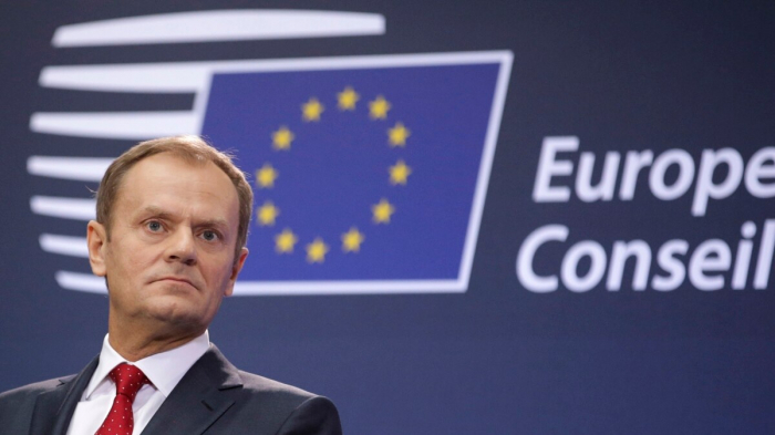       Tusk:    “Ukraynadan Polşaya taxıl tədarükü fermerlərə zərər verə bilər”  
   