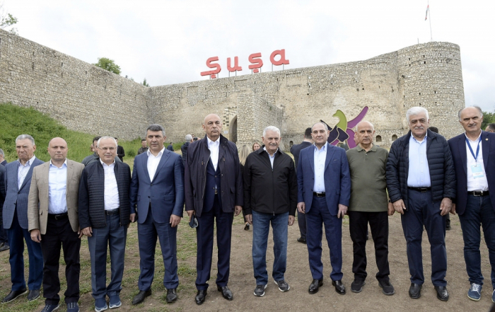 Representantes de la conferencia internacional visitan Shusha