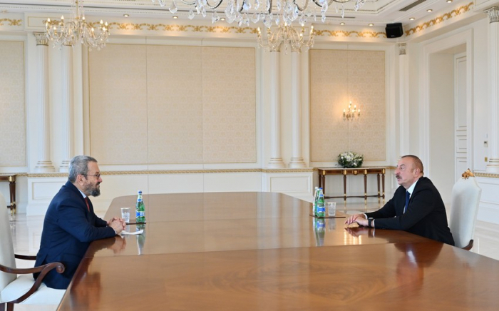  Presidente Aliyev recibe al ex primer ministro israelí 