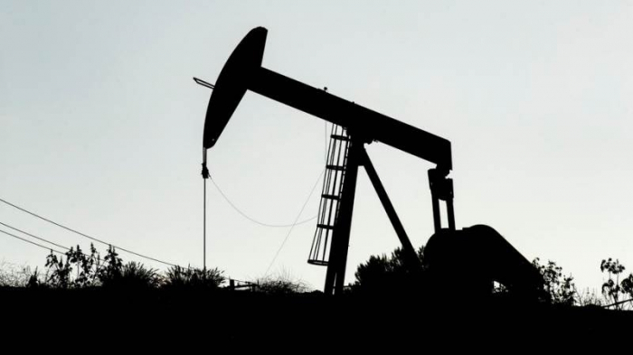 Oil prices climb on world markets 