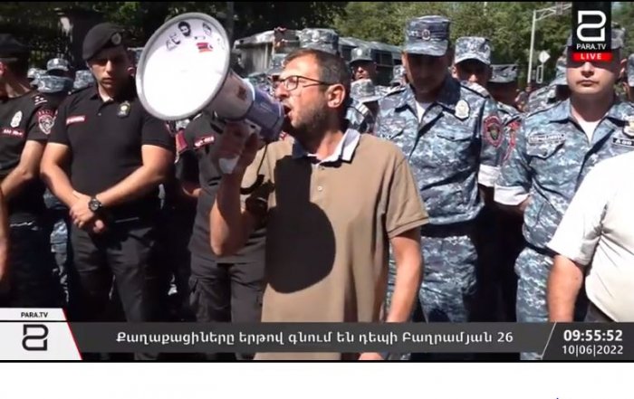         KTMT- nin İrəvan iclası müxalifətin aksiyası ilə başladı -    CANLI      