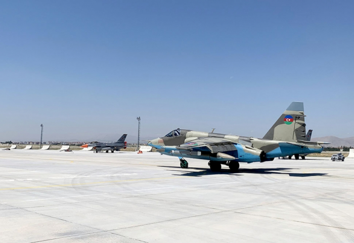 Se llevan a cabo los ejercicios internacionales de vuelo-táctico " Águila de Anatolia - 2022"
